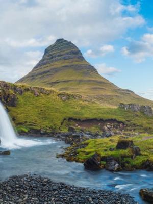 mt kirkjufell and kirkjufellsfoss waterfall mt kirkjufell and kirkjufellsfoss waterfall in west iceland