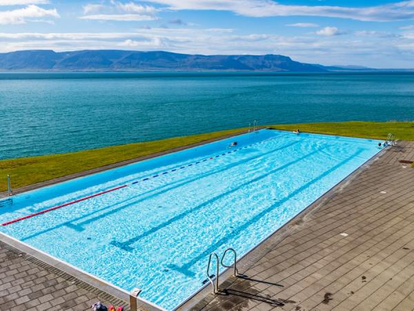 La piscina de aguas termales de Hofsos