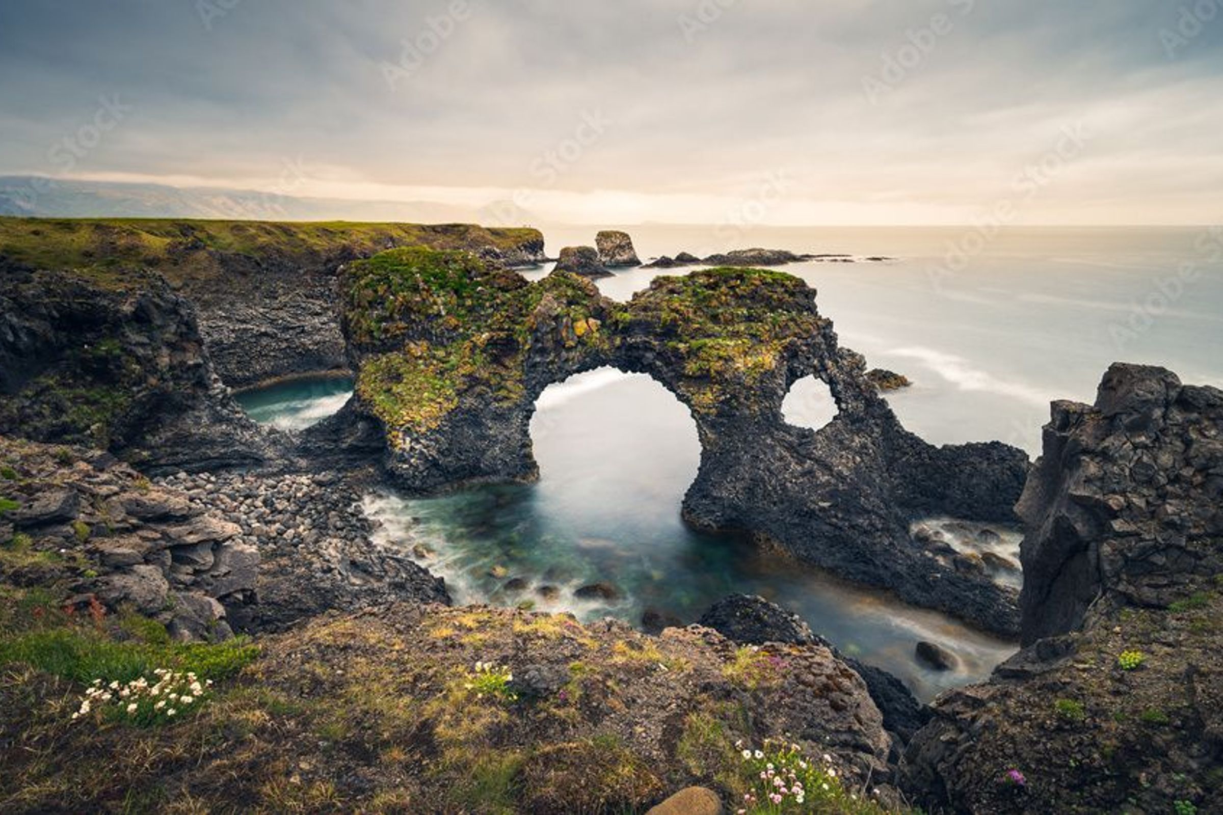 Gatklettur Arch rock