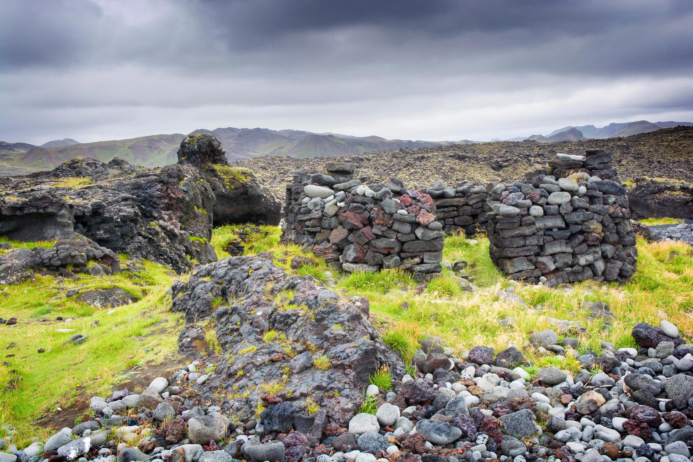 ruinas en la naturaleza
