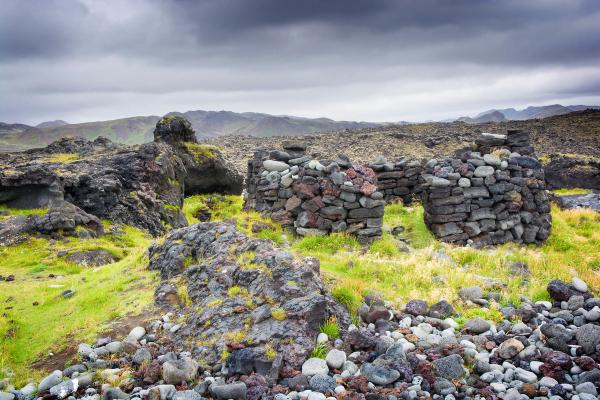ruinas en la naturaleza