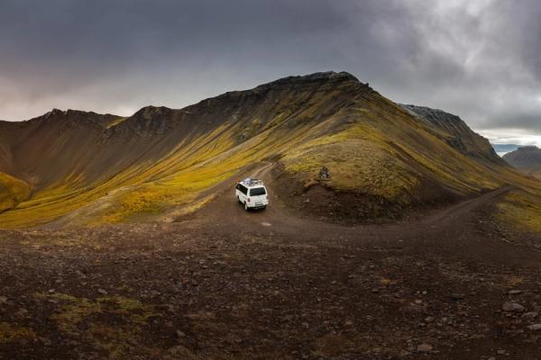 Carretera de grava en las Tierras Altas islandesas