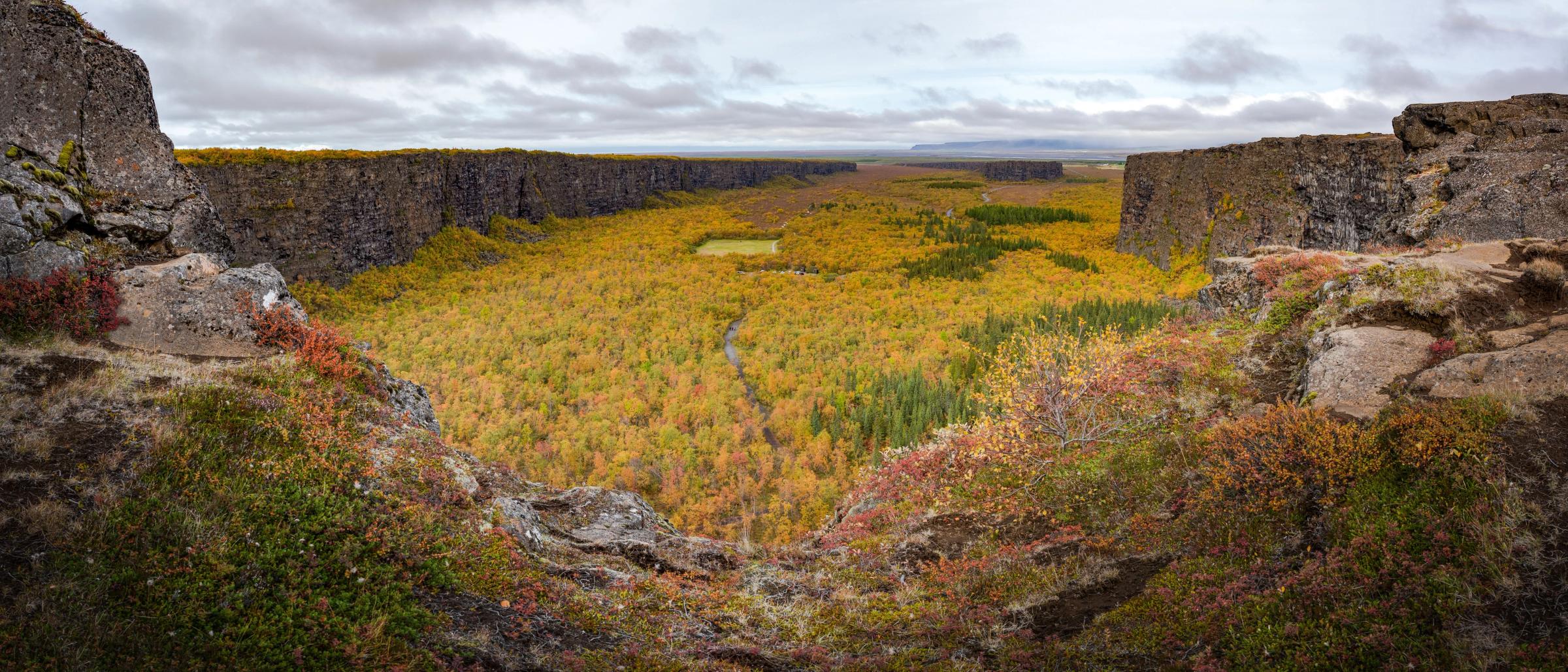 Cañón Ásbyrgi en otoño