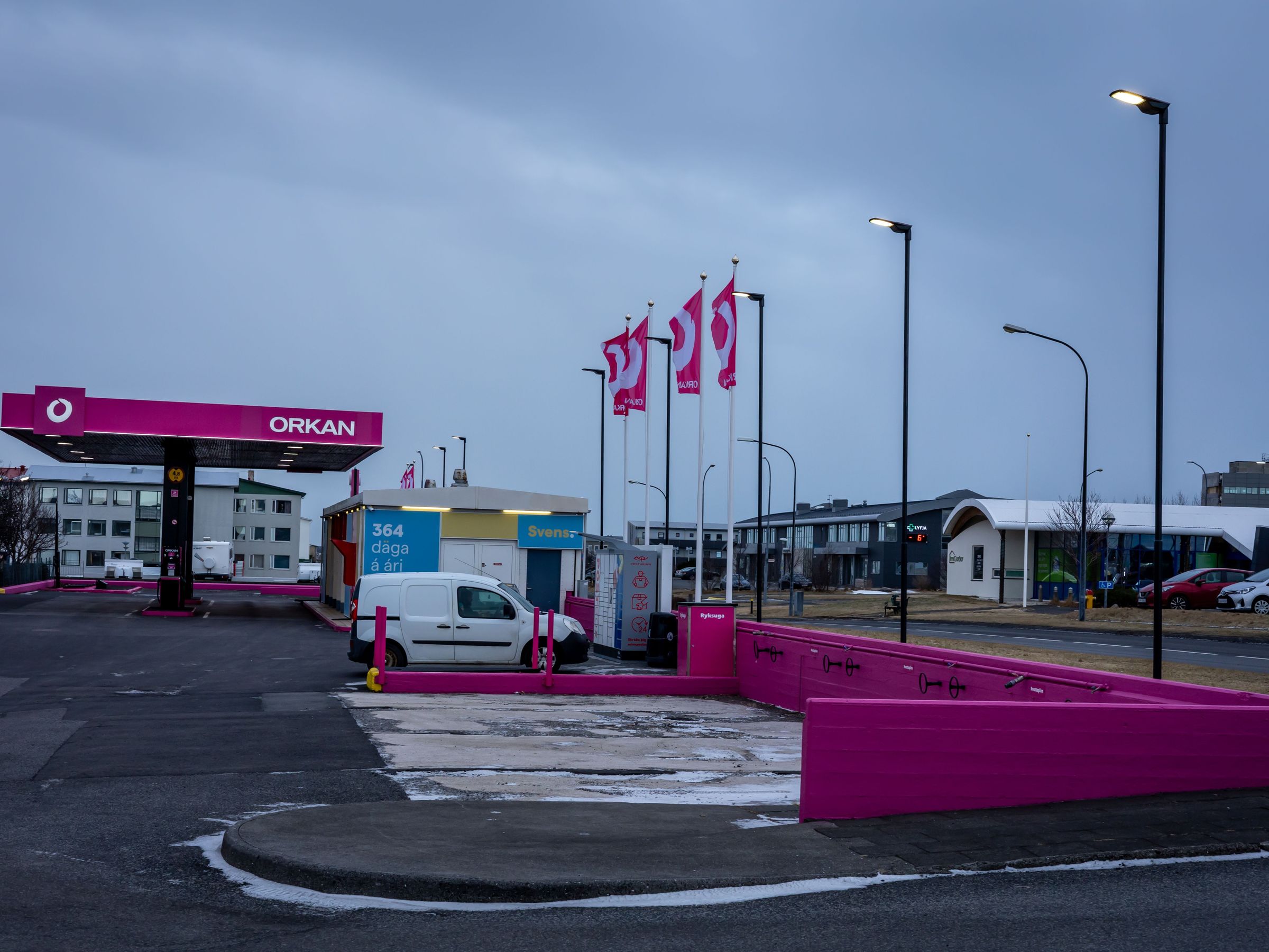 Gasolinera Okran, Islandia