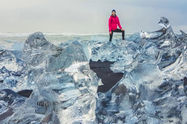 Chica posando en la Diamond Beach