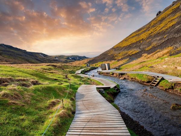 Río caliente de Reykjadalur