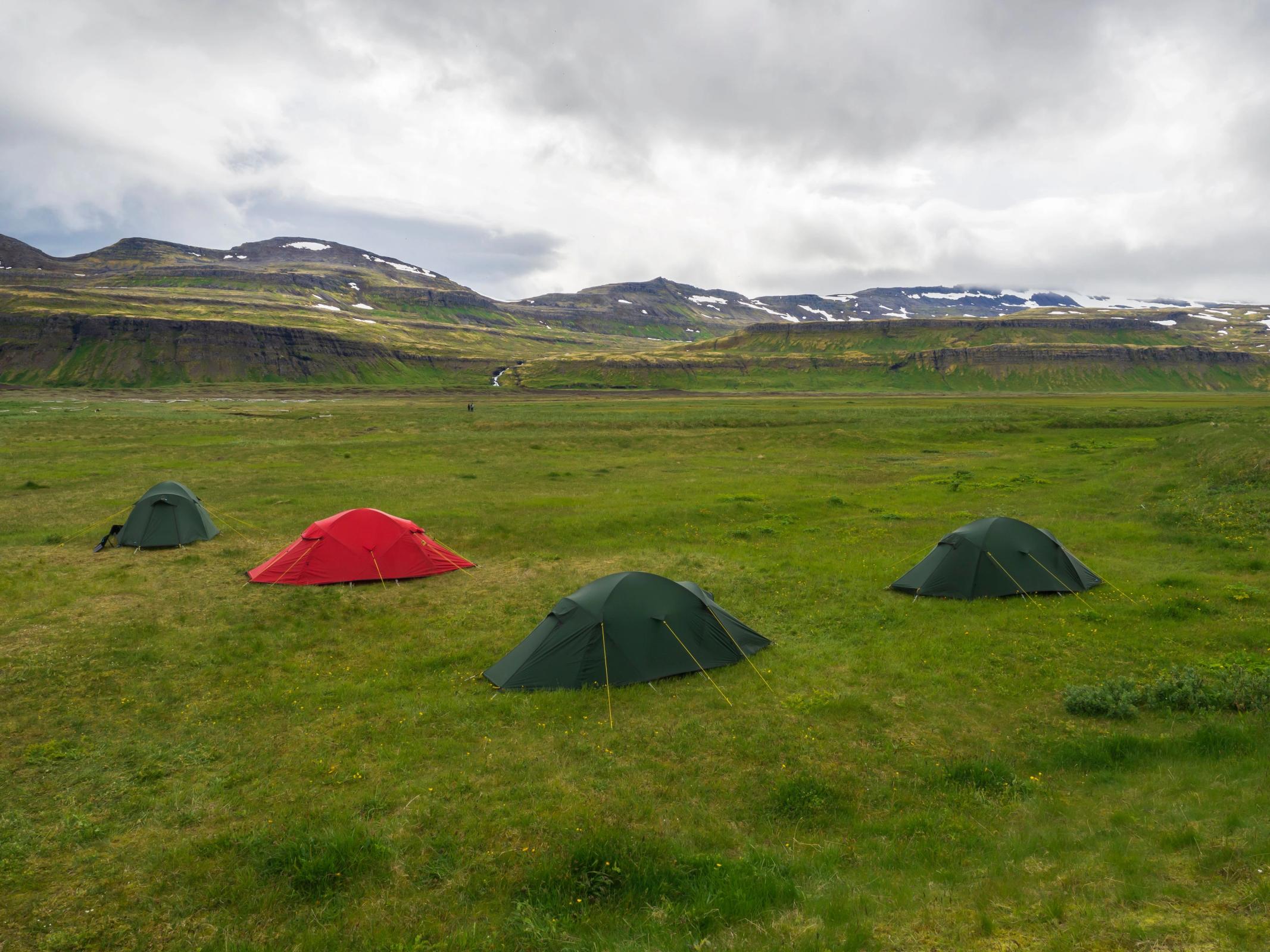 Tiendas de campaña en el camping de Hornvík