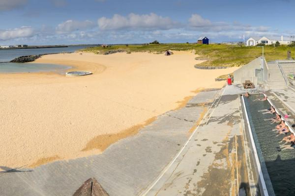 Aguas termales en la playa geotermica de Nauthólsvík