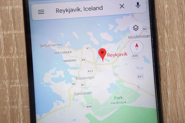 Google maps con Reykjavik en la barra de búsqueda