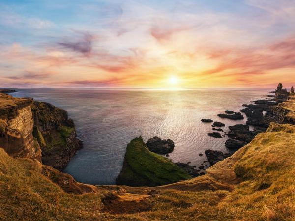 Sunset at Londrangar cliffs