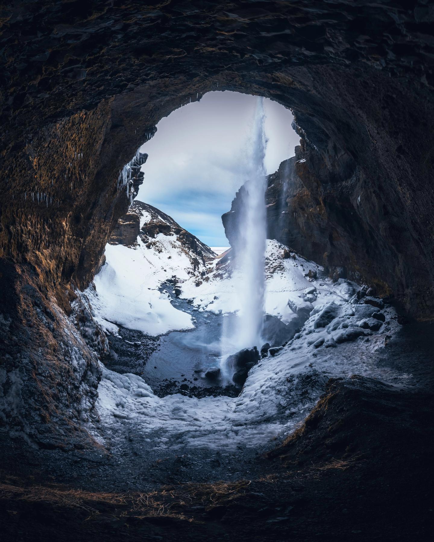 Kvernufoss during winter