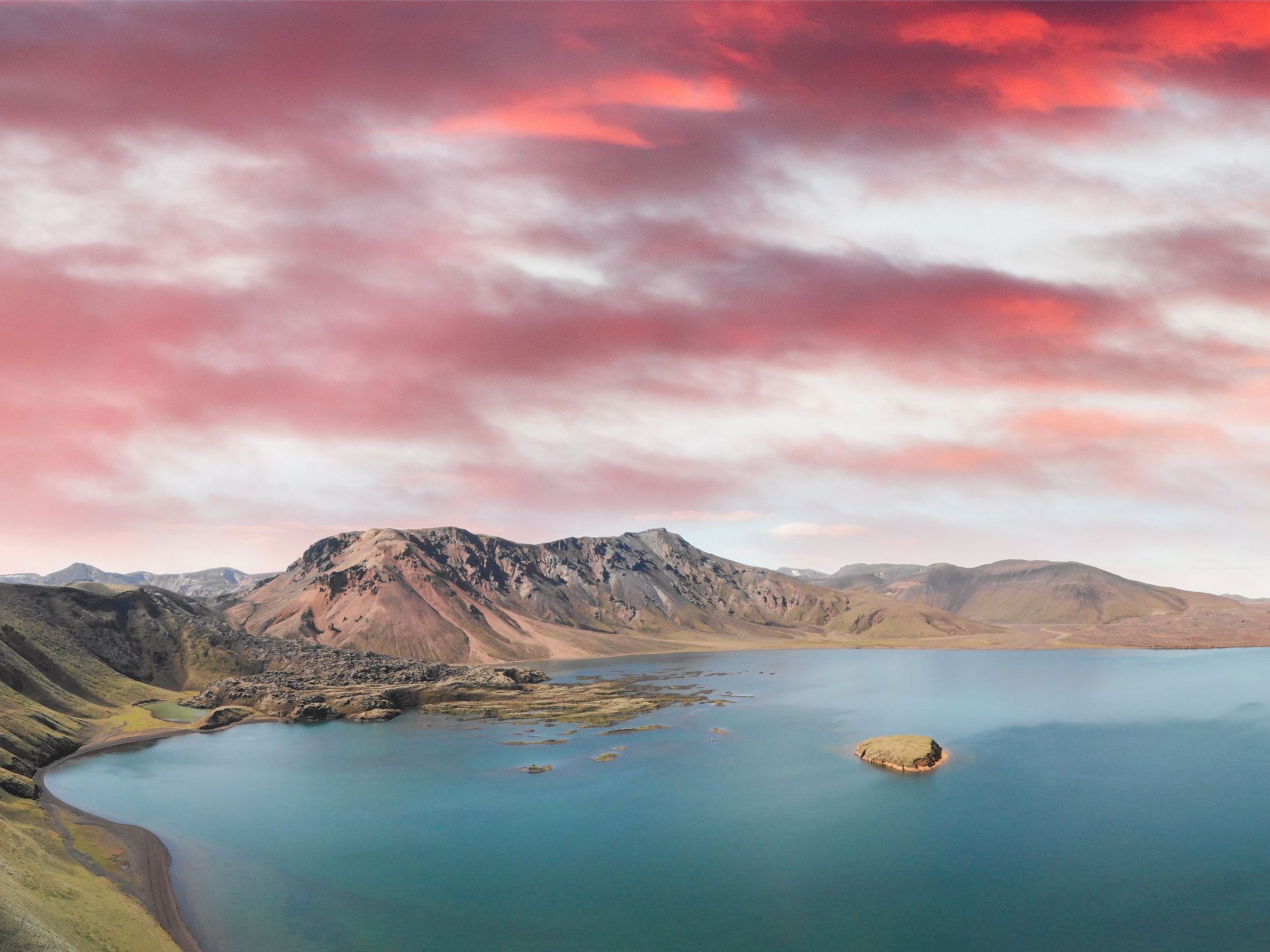 Vista panorámica del lago Frostastadhavatn.