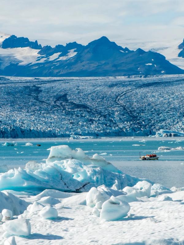 Vatnajokull Glacier at Jokulsarlon Glacier Lagoon