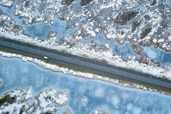 Conduciendo por Islandia en invierno