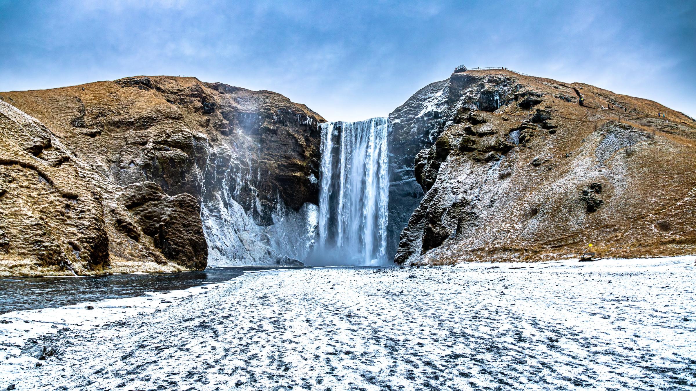 Skógafoss in winter