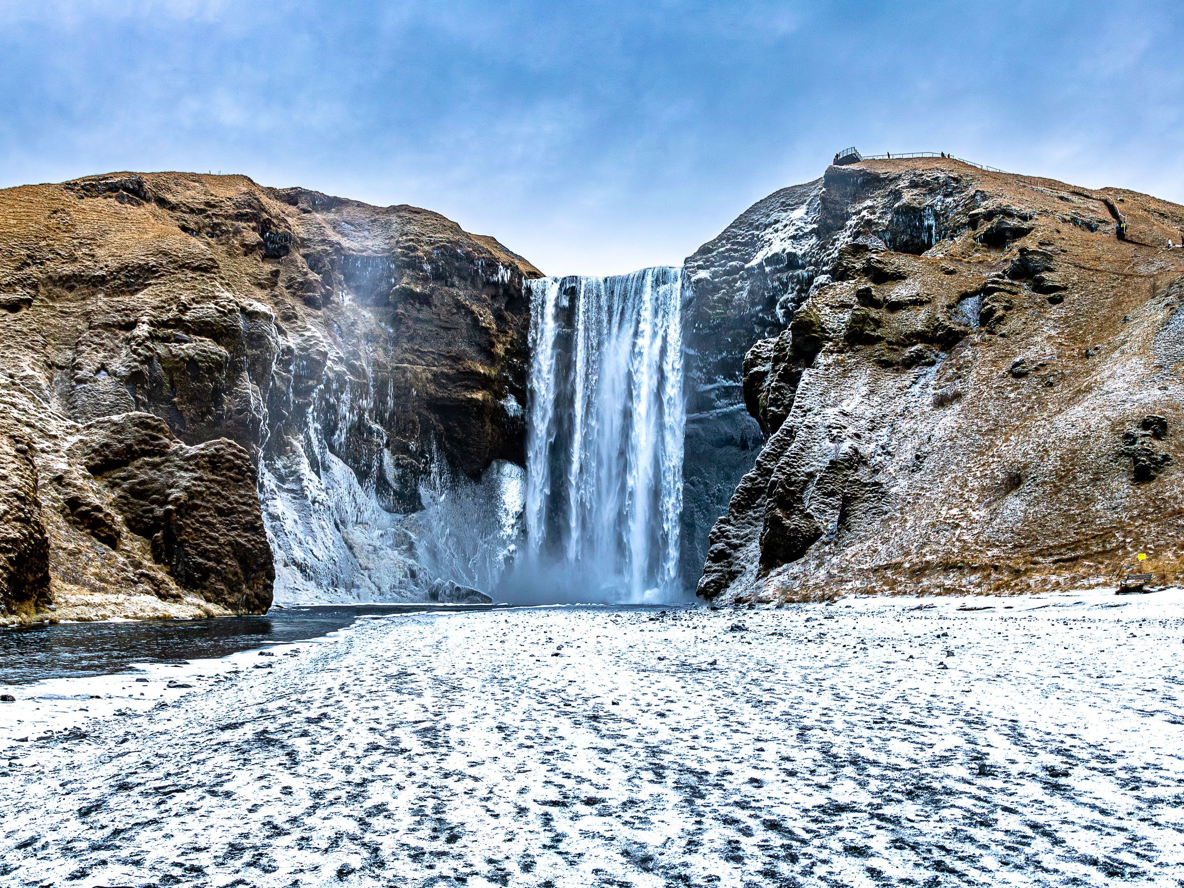 Skógafoss in winter