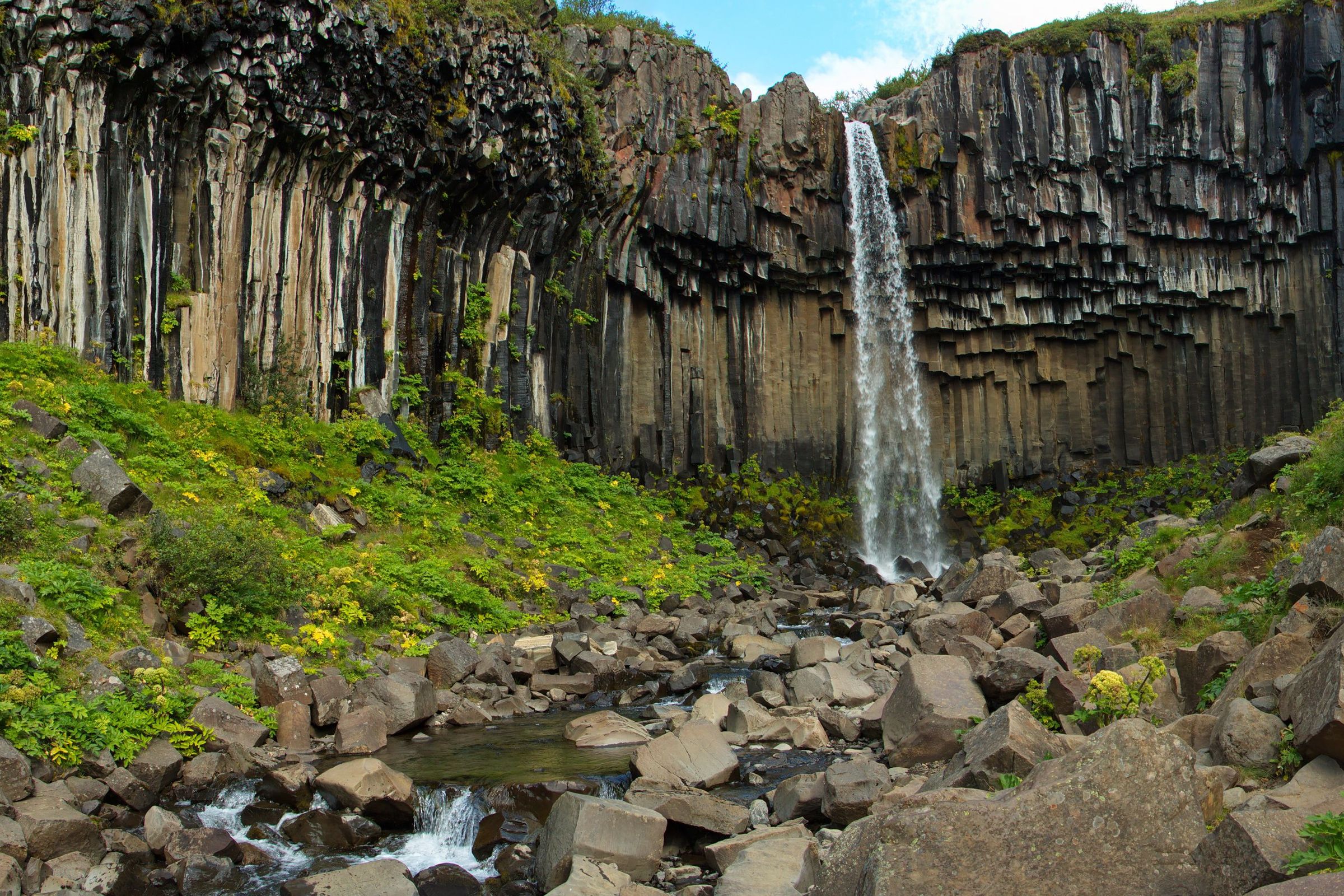 Cascada de Svartifoss, en el Parque Nacional de Skaftafell