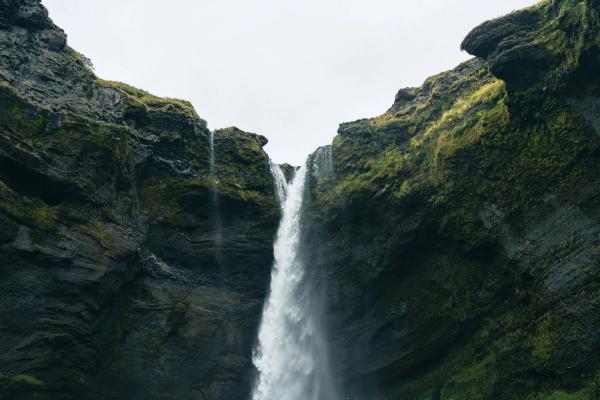 parte de arriba de la cascada Kvernufoss