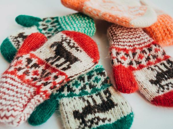 Calcetines y guantes de lana merina