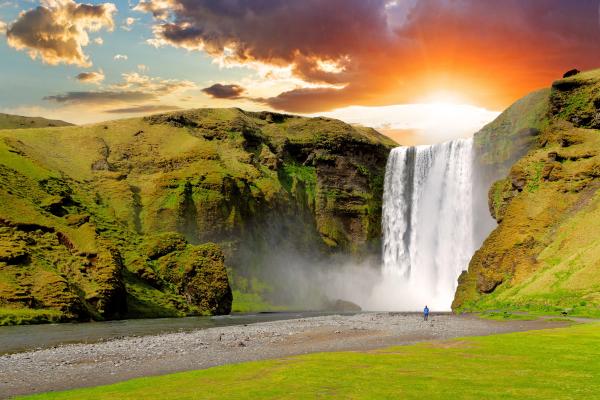 Skógafoss al atardecer