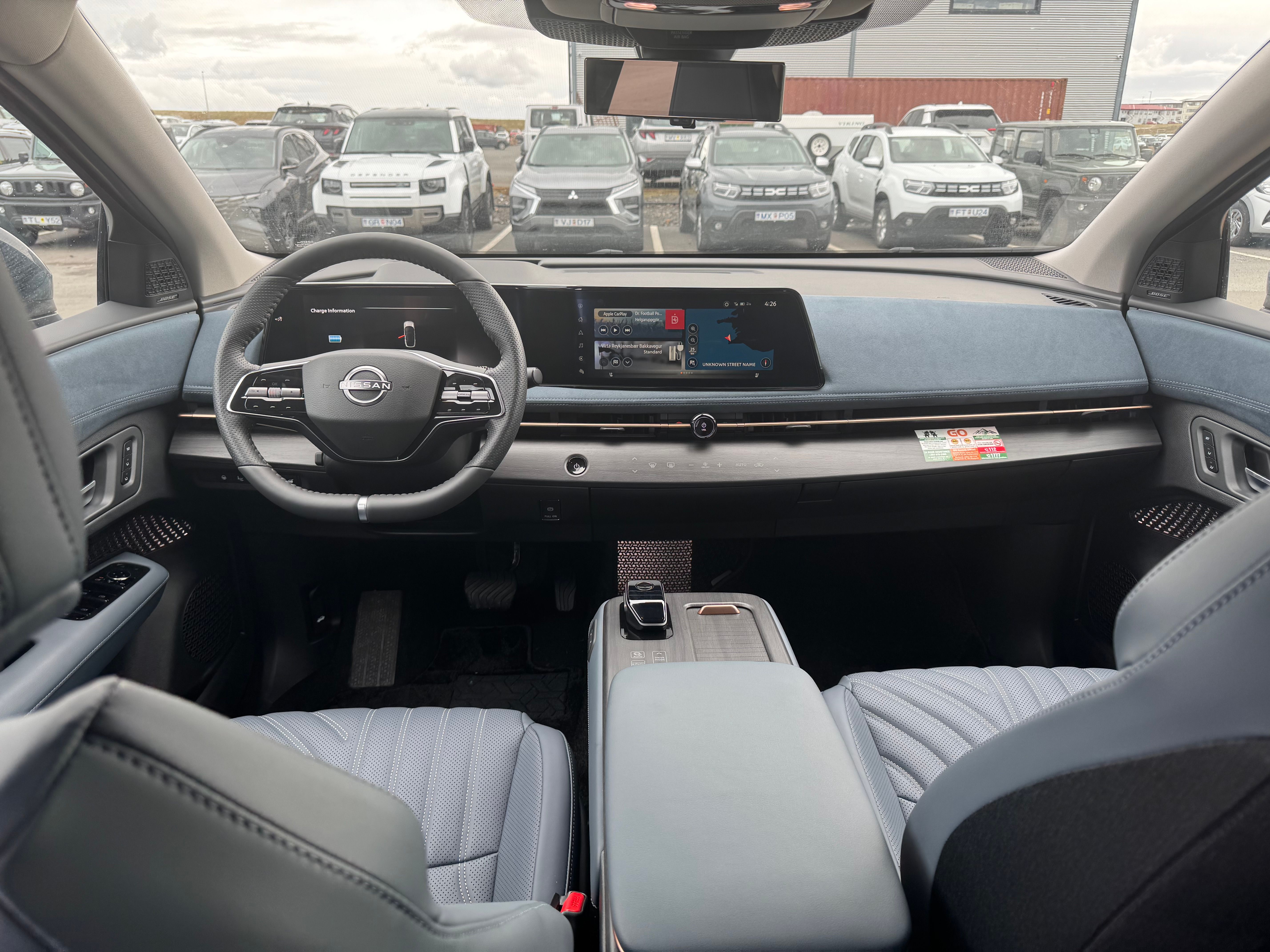 Mælaborð Nissan Ariya með stýri, snertiskjá og miðjustokk