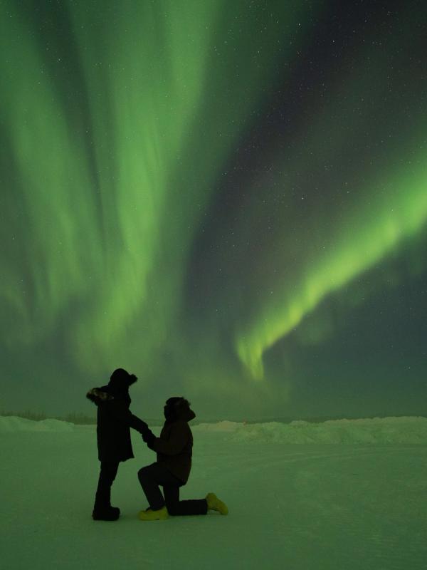 Marriage Proposals in Iceland Fabulous wedding proposal in the middle of the magnetic northern lights of Iceland