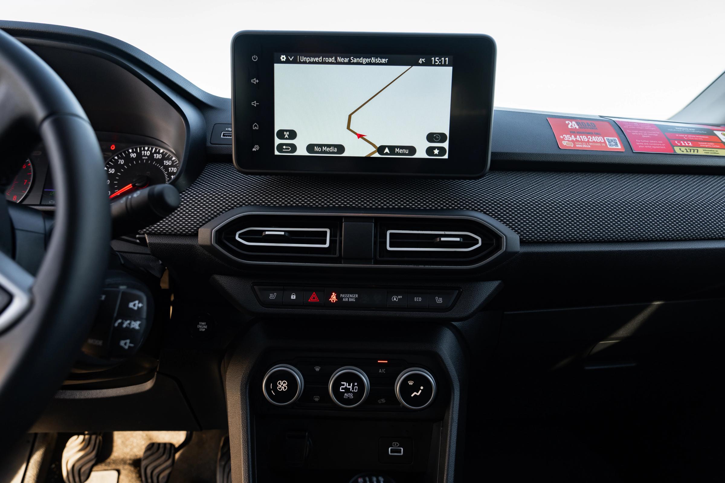 Dacia Jogger center console with touchscreen navigation and climate controls