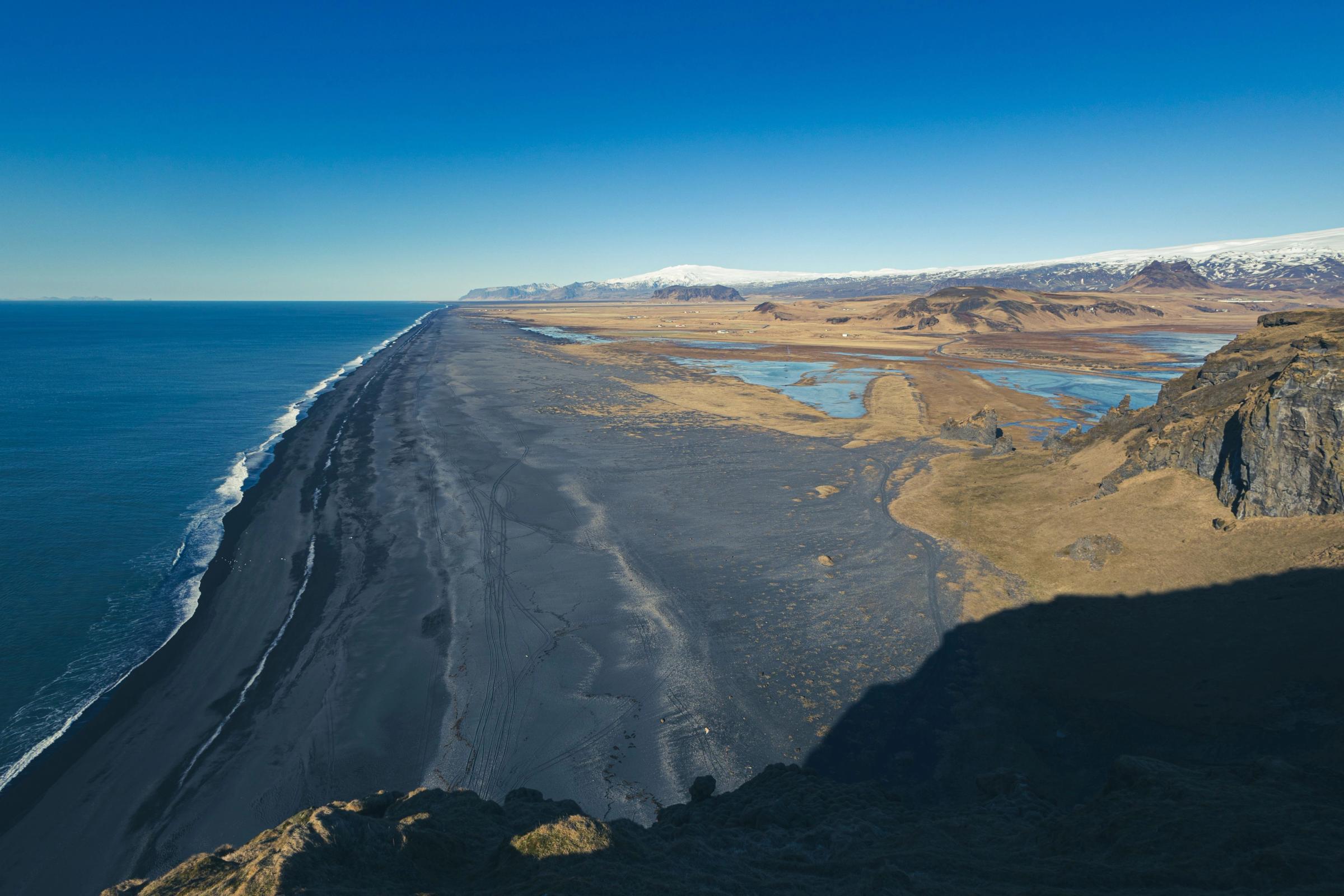 La Península de Dyrhólaey Peninsula en Islandia
