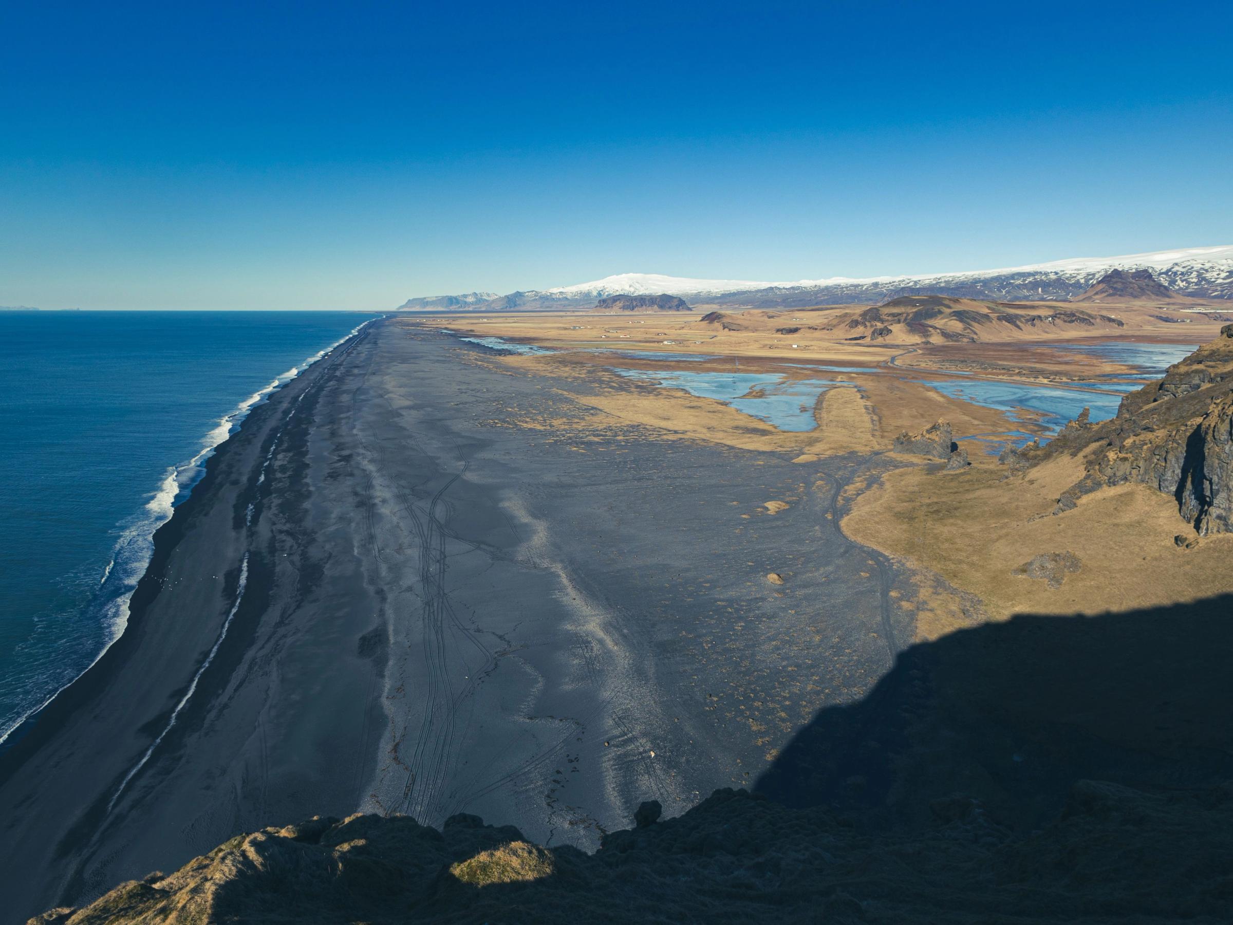 La Península de Dyrhólaey Peninsula en Islandia