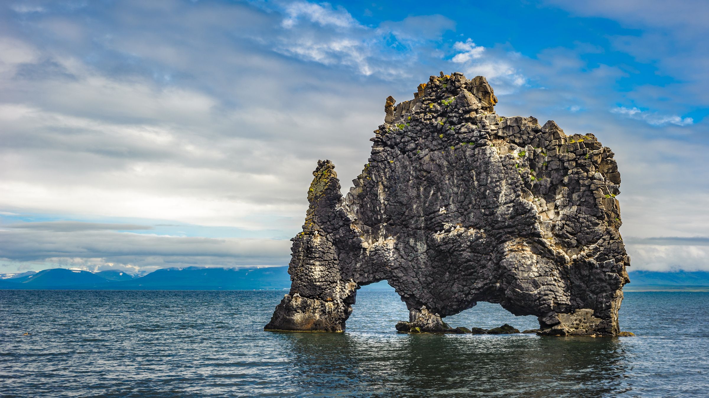 Hvitserkur, Islande