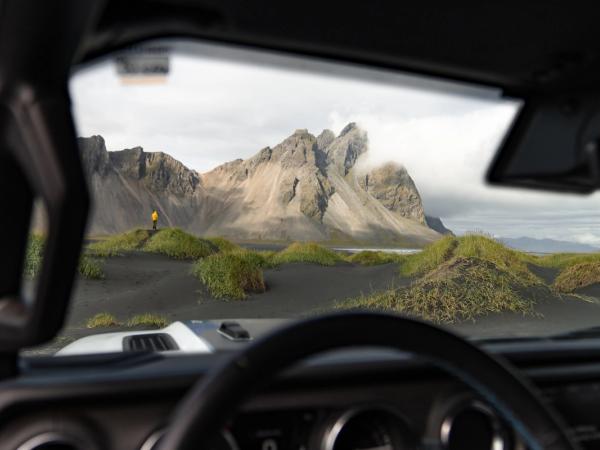 Paisaje visto desde el interior de un coche