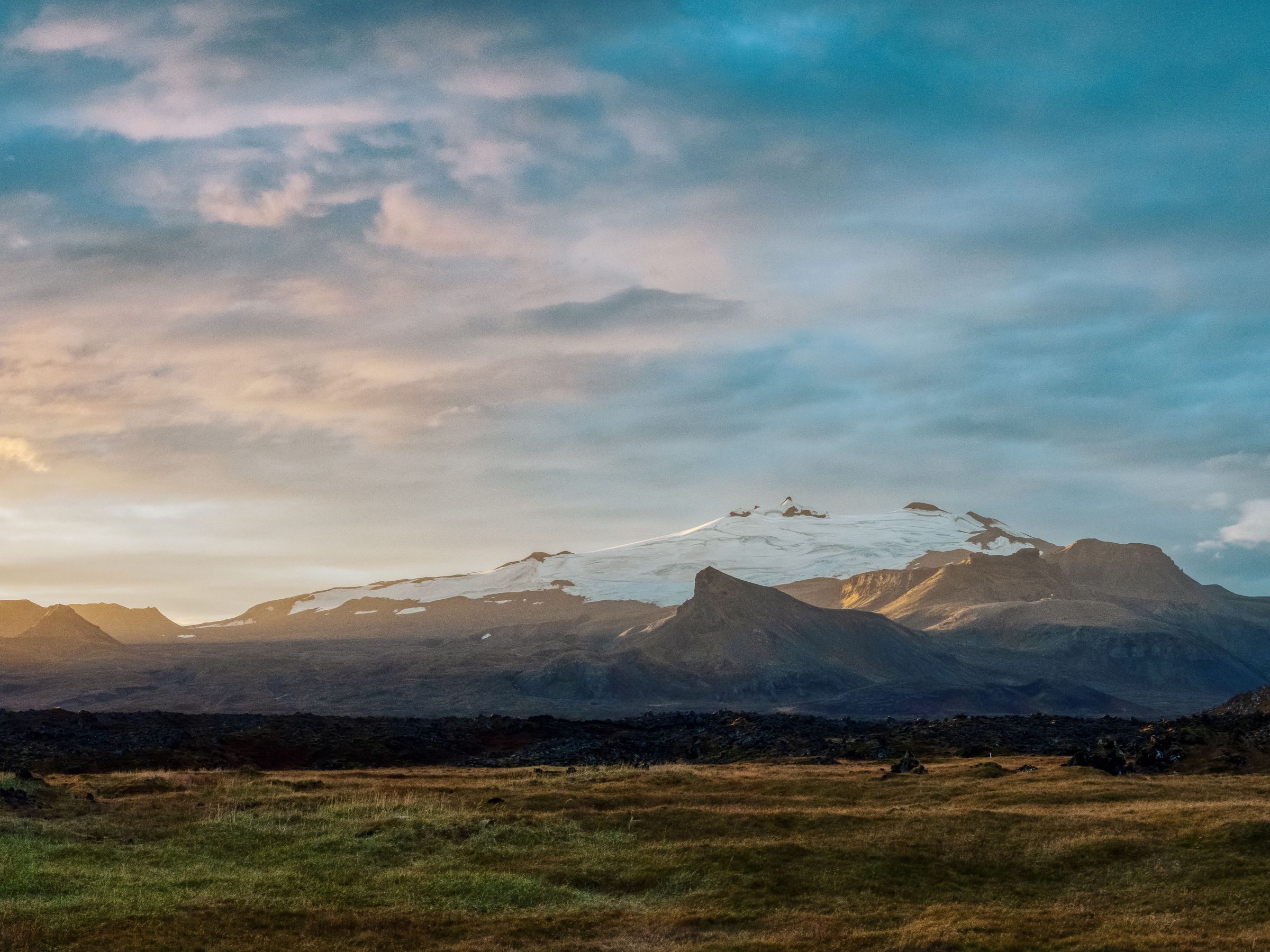 Amanecer sobre el Parque Nacional de Snæfellsjökull