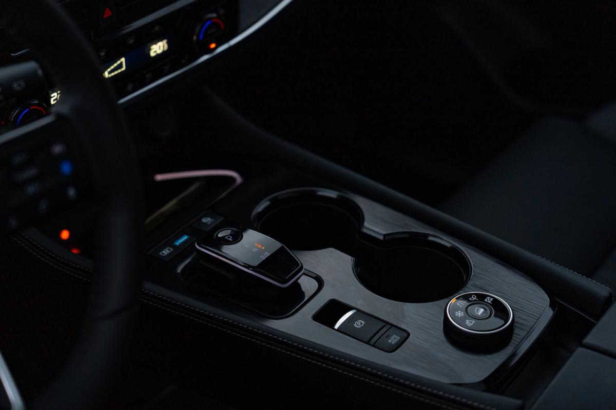 Nissan X-Trail close up of centre console with gear selector and cup holders
