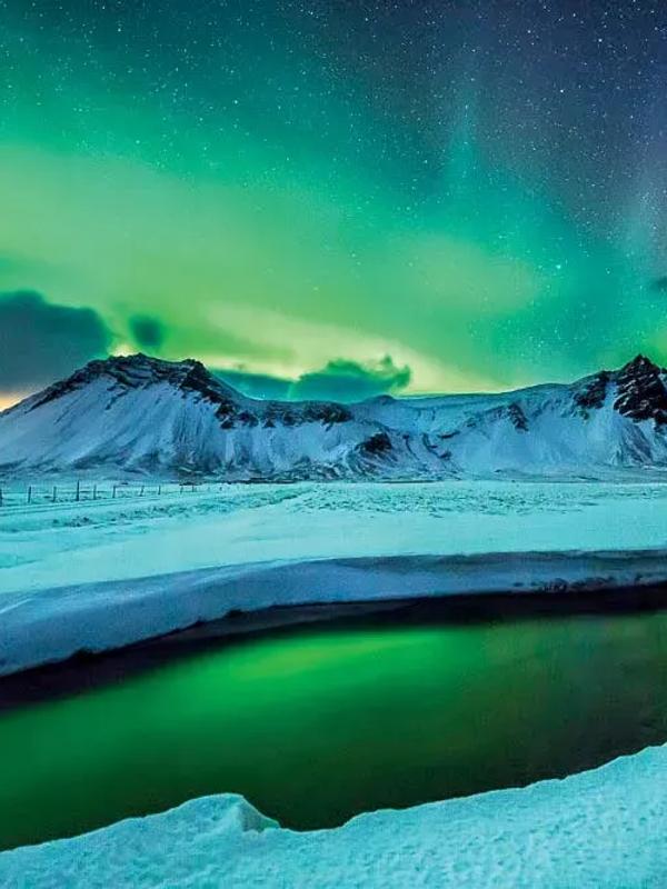 La Aurora Boreal: Espectáculo Celestial en los Cielos de Islandia
