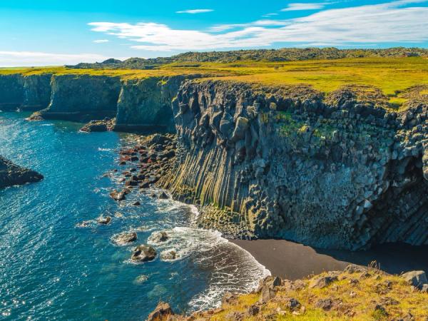 Acantilados de Lóndrangar, Islandia