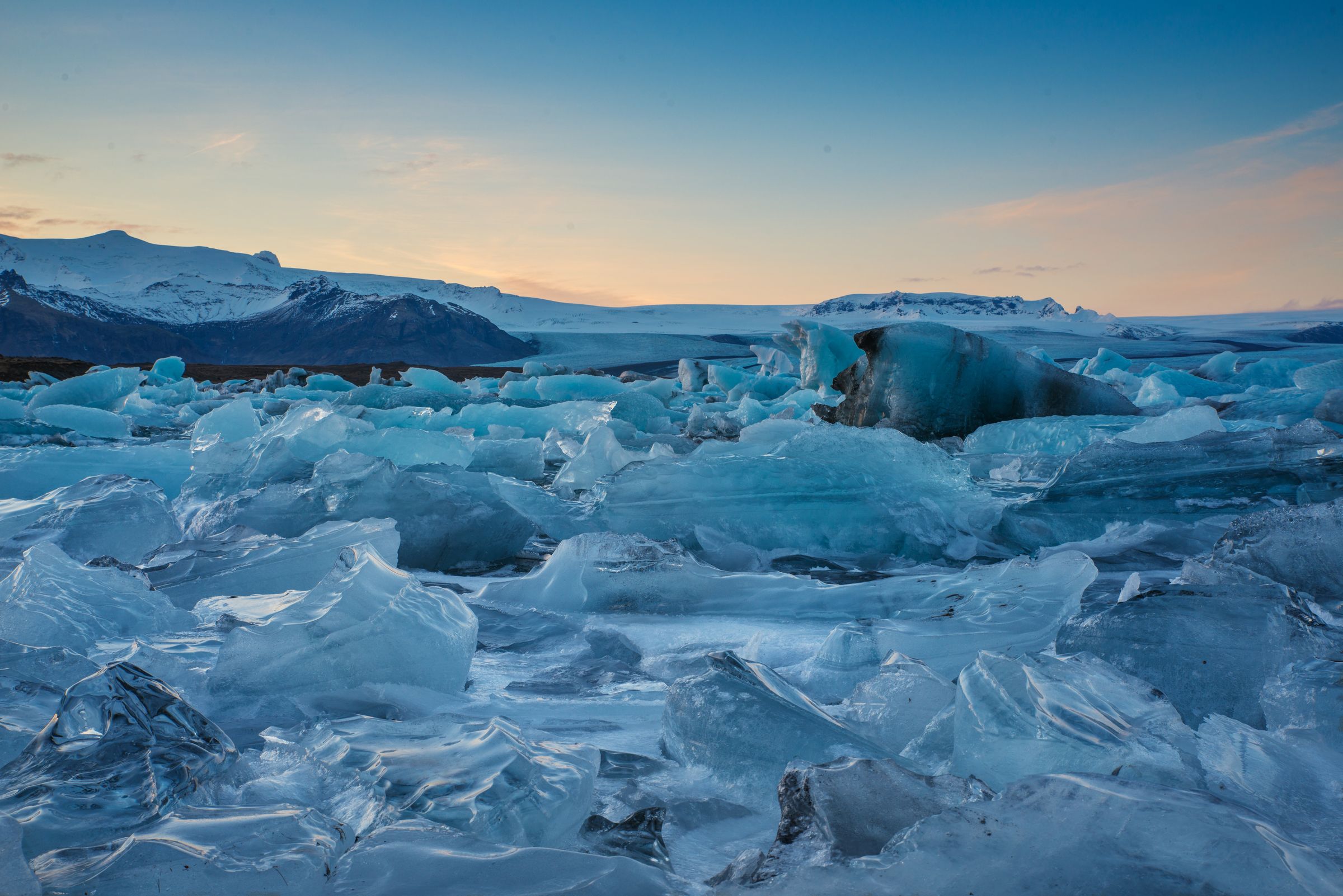 there are a lot of ice cubes in the water at jokulsarlon in iceland.
