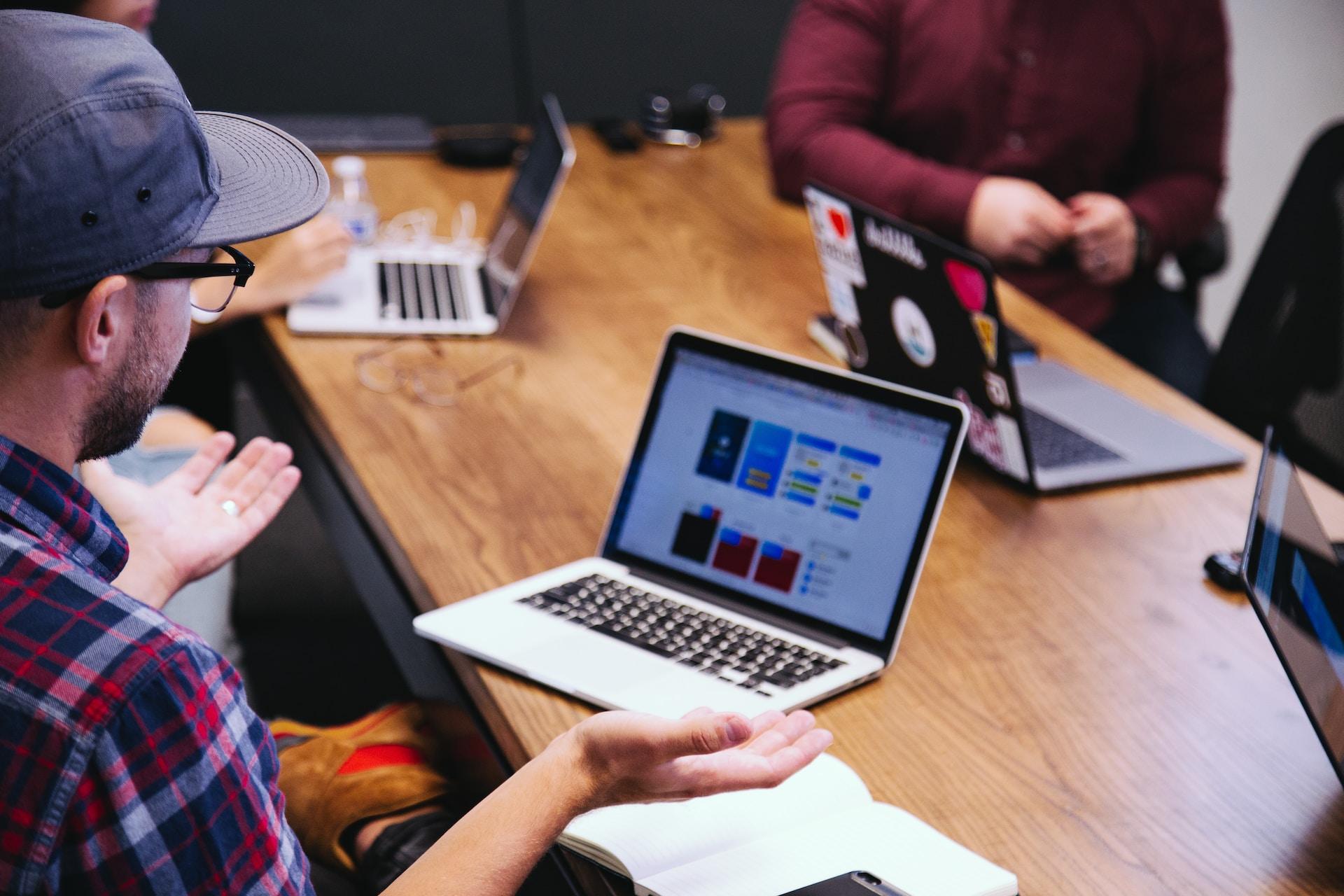 Navigating UX Pitfalls: Top 3 Mistakes Startups Make in Their First Year