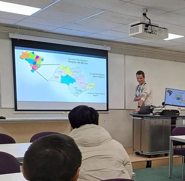 Technical visit by Prof. Luiz Bittencourt to the University of Manchester advances Digital Twins research