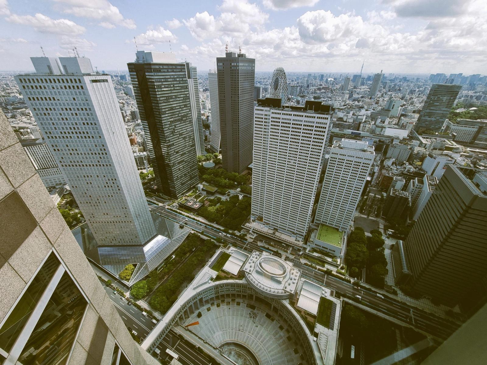 Panorama des gratte-ciel de Shinjuku à Tokyo.