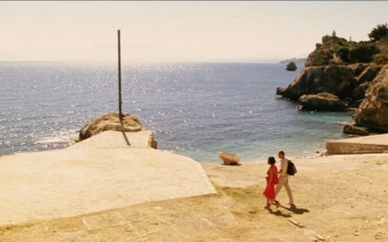 The Seaside Home of a Thief
