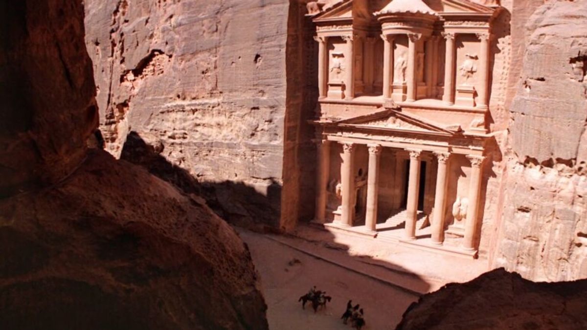 The Holy Grail Temple, Canyon of the Crescent Moon