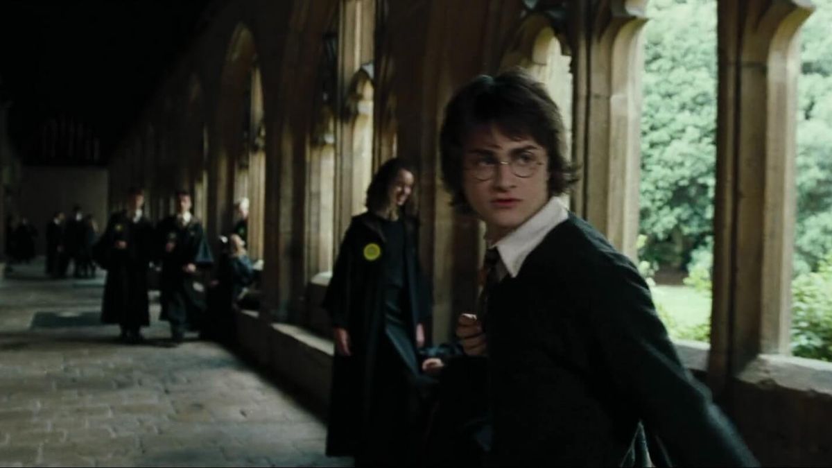 Hogwarts courtyard