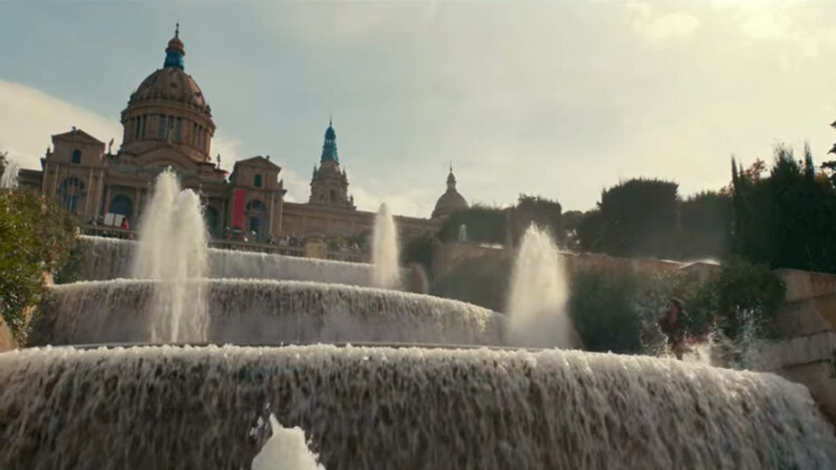 Plaza Fountain in Barcelona