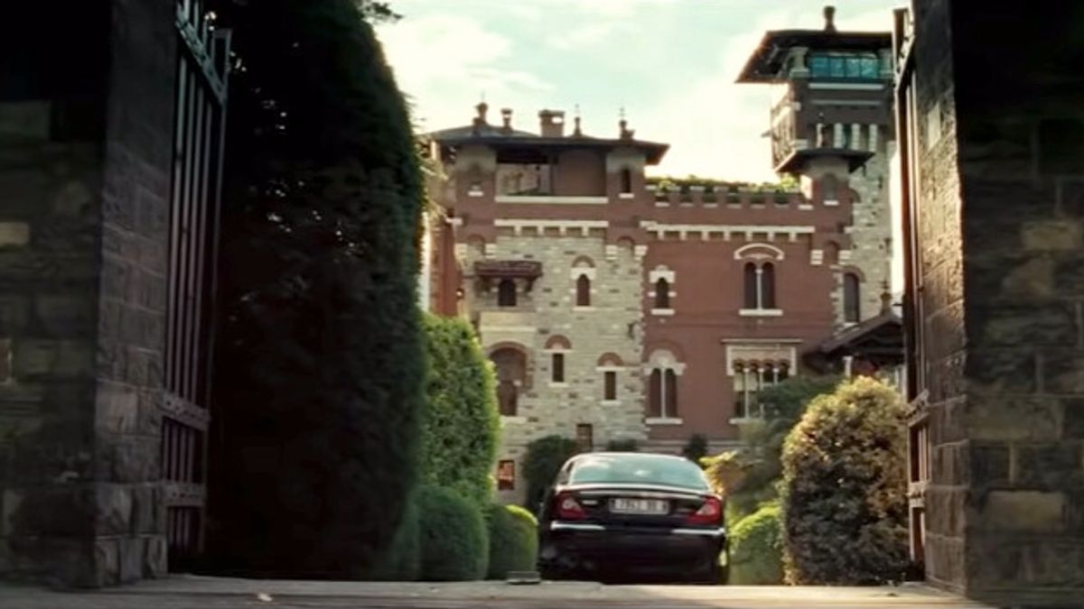 Mr. White's Villa