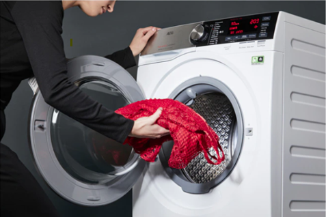 WM mit geöffneter Türe