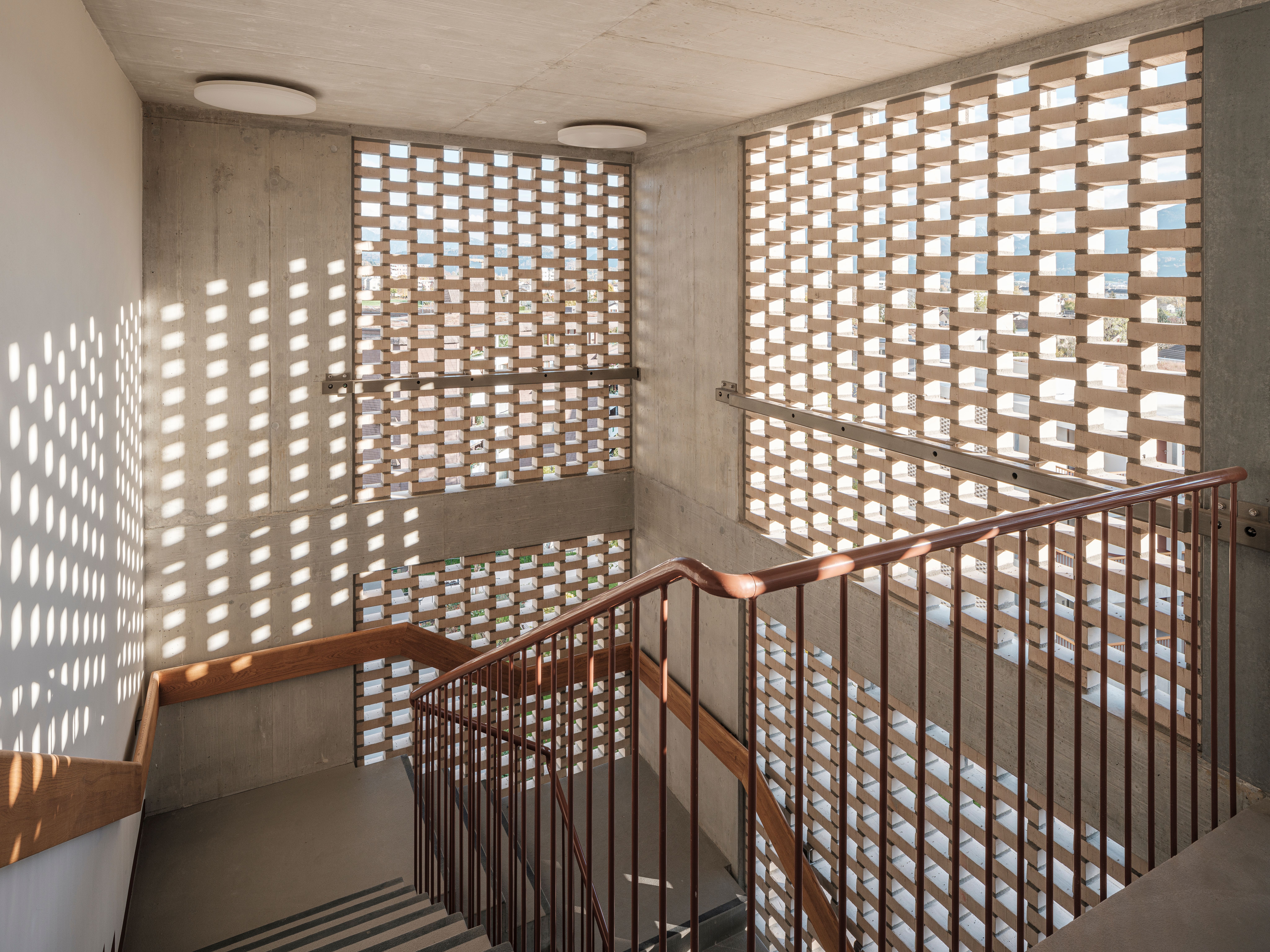 Meaningful Description