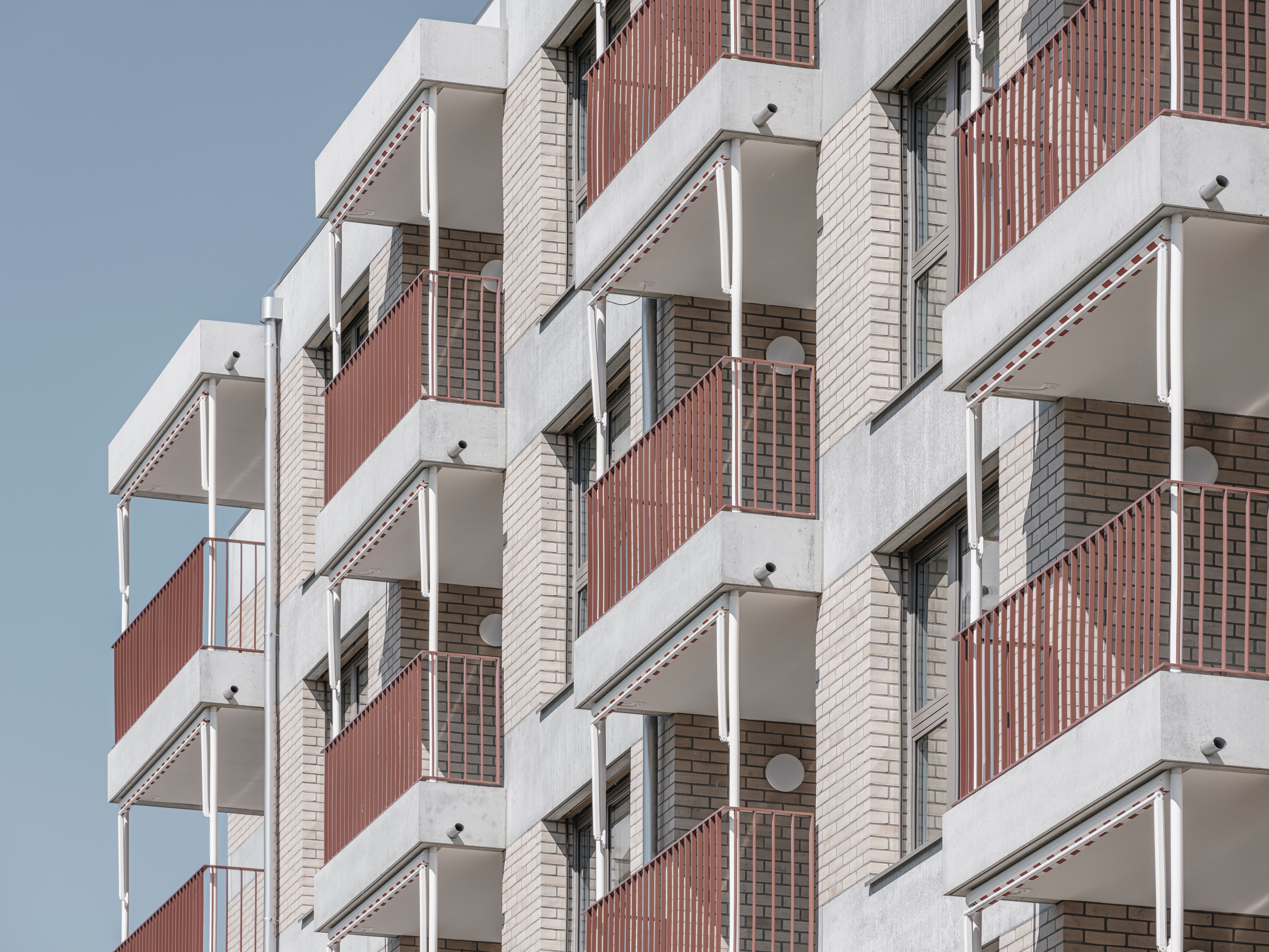 Meaningful Description