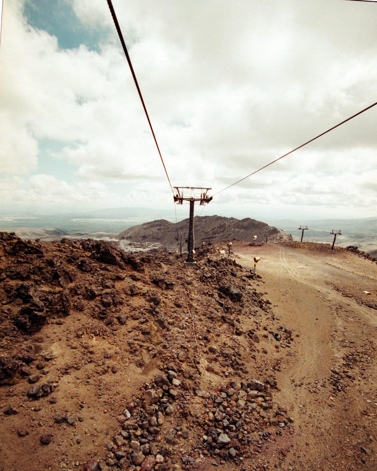 Cable car, dust