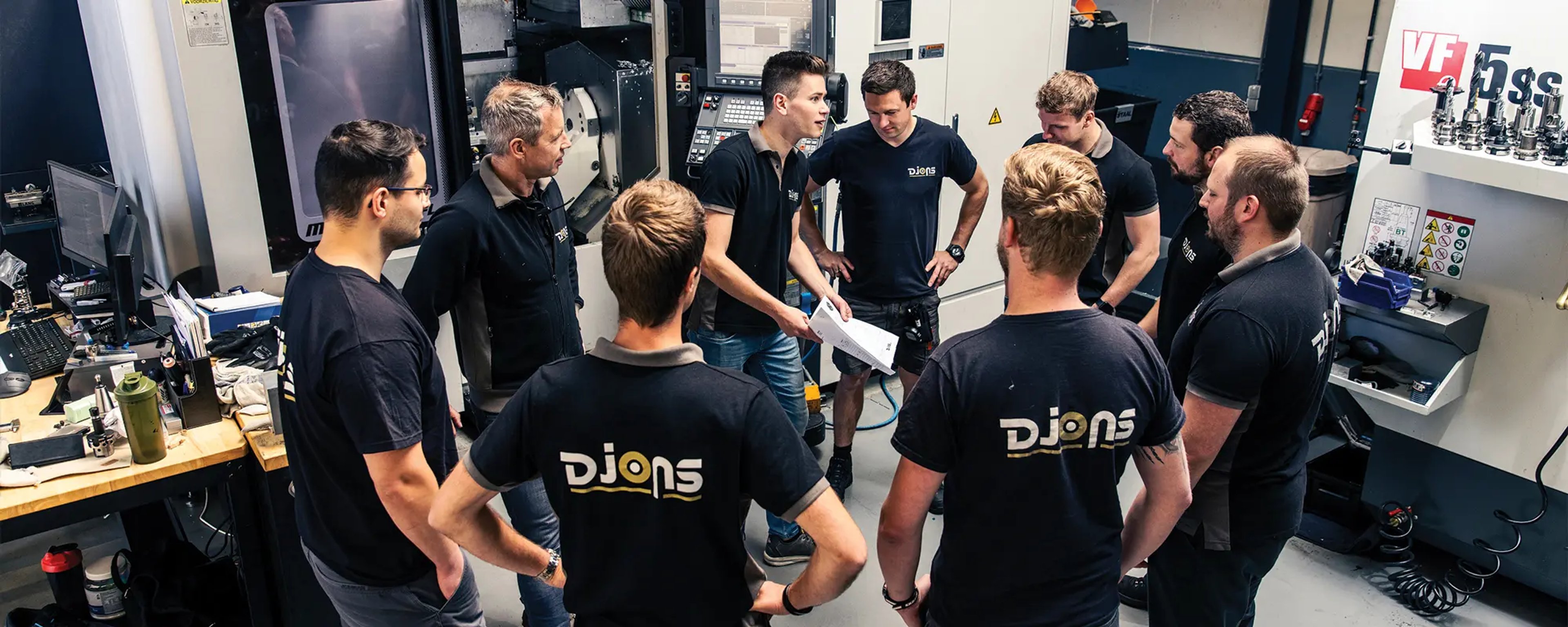 Djons – header