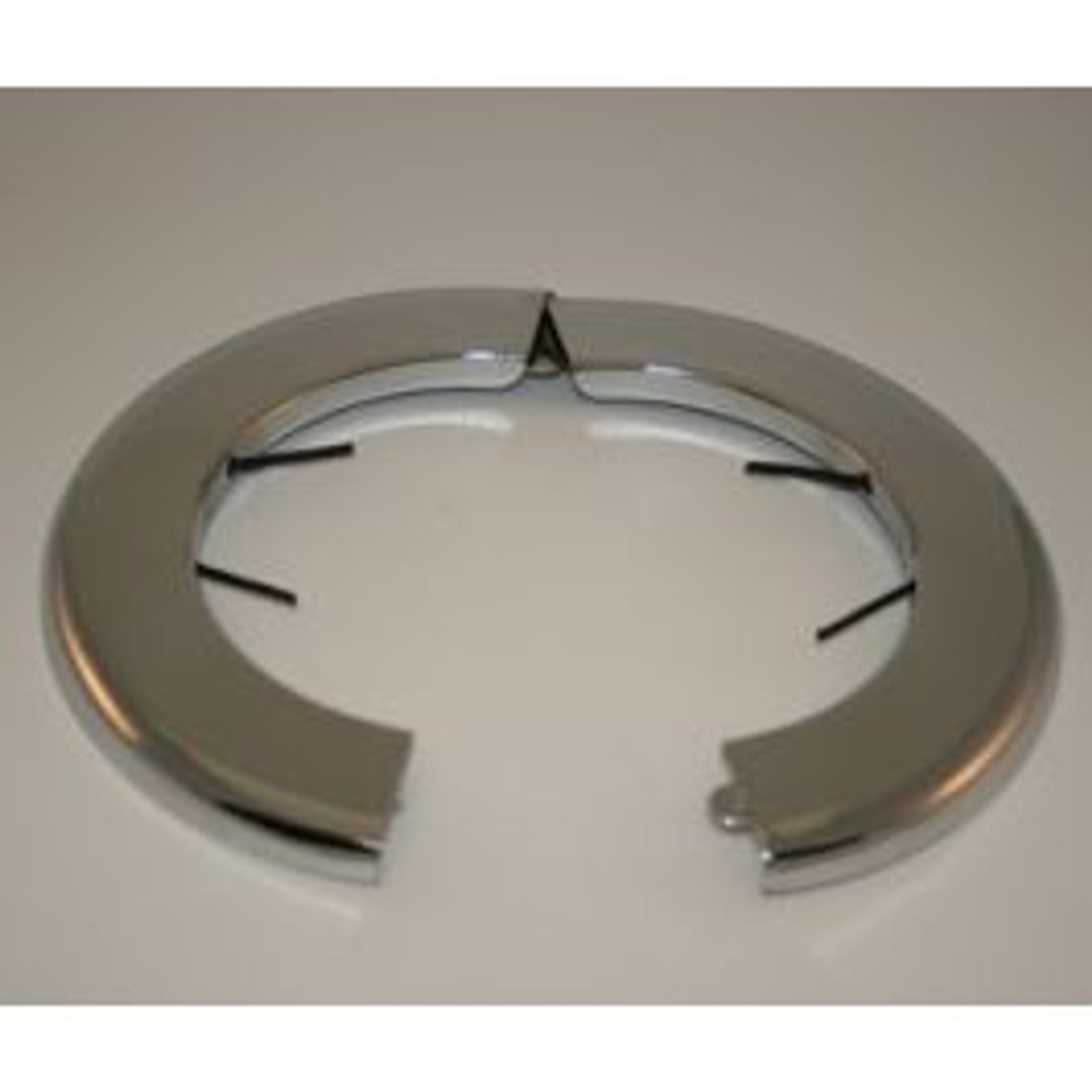 Chapeton paso de muro 6" IPS   de acero  cromado